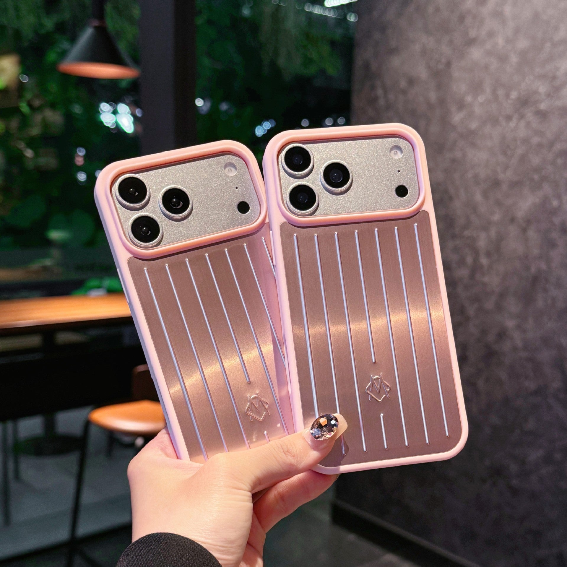 Aluminum magnesium alloy mobile phone protective cover